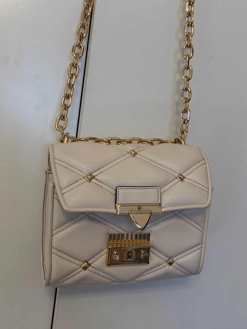 Micharl Kors Cream Quilted Chain Shoulder Bag with Gold Hardware